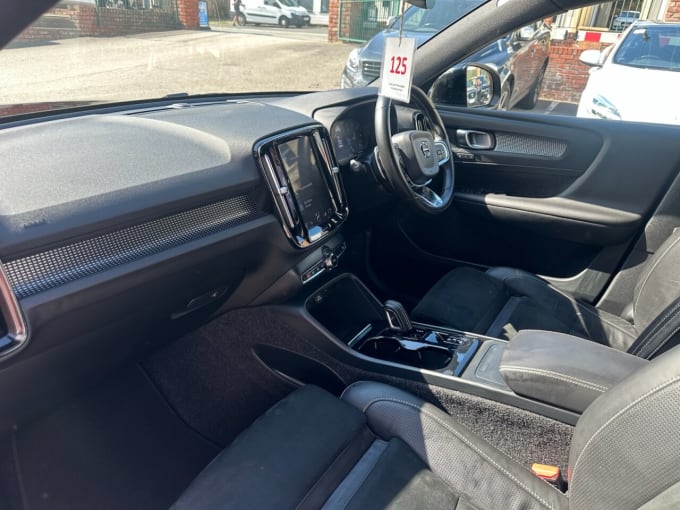 2025 Volvo Xc40