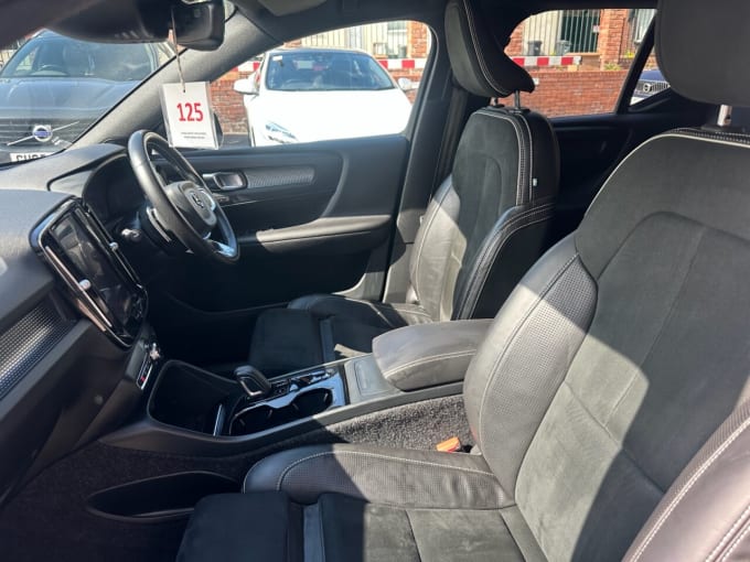 2025 Volvo Xc40