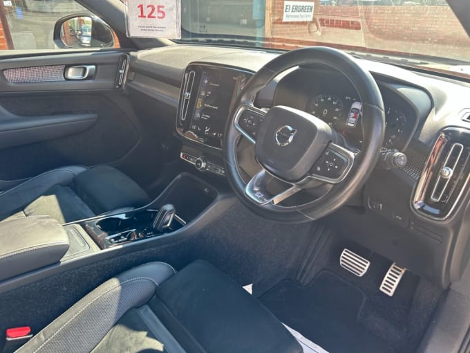 2025 Volvo Xc40