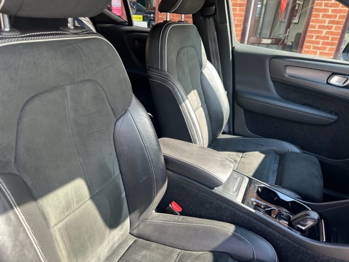 2025 Volvo Xc40