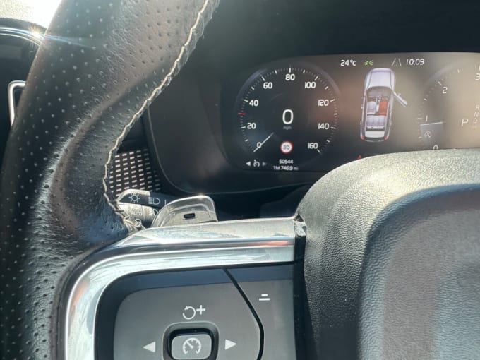 2025 Volvo Xc40