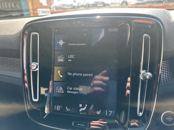 2025 Volvo Xc40