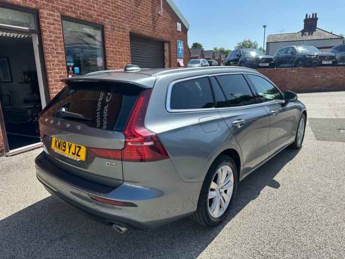 2025 Volvo V60