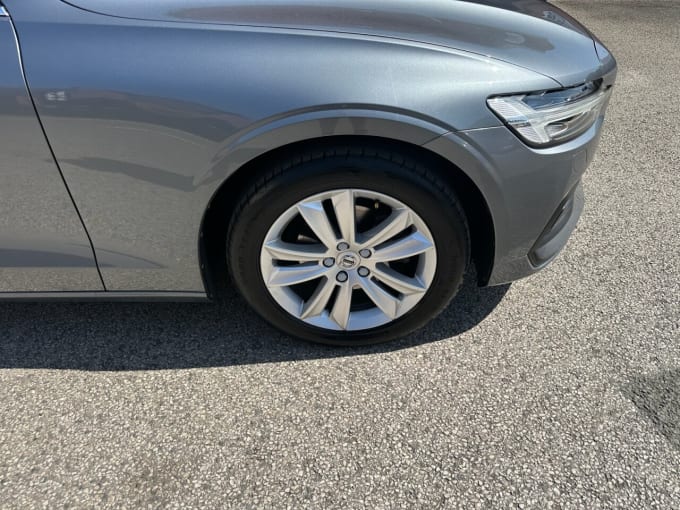 2025 Volvo V60