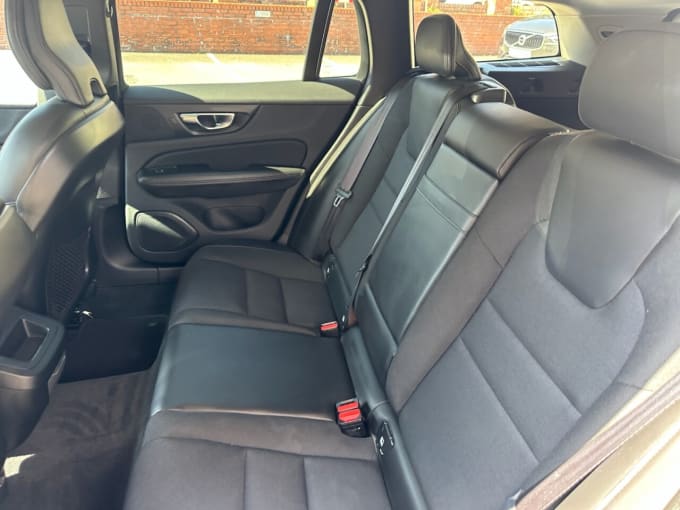 2025 Volvo V60