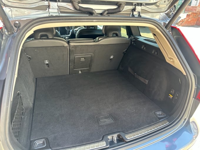 2025 Volvo V60