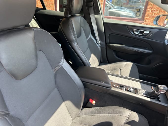 2025 Volvo V60
