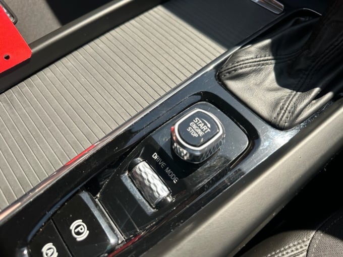 2025 Volvo V60