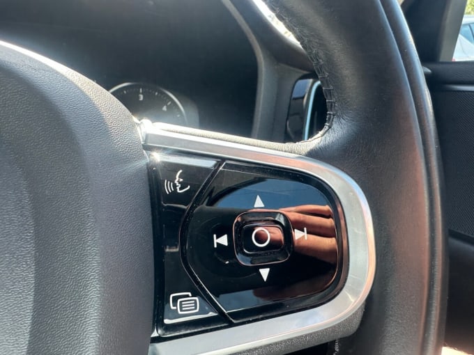 2025 Volvo V60