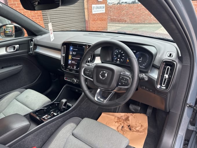 2025 Volvo Xc40