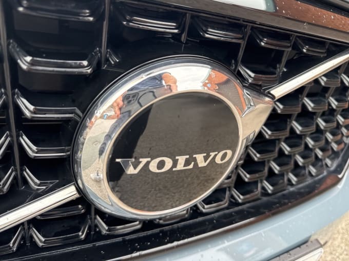 2025 Volvo Xc40