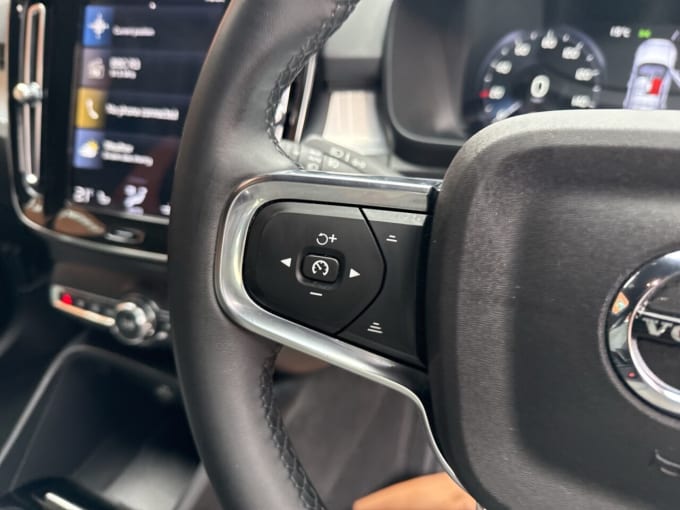 2025 Volvo Xc40