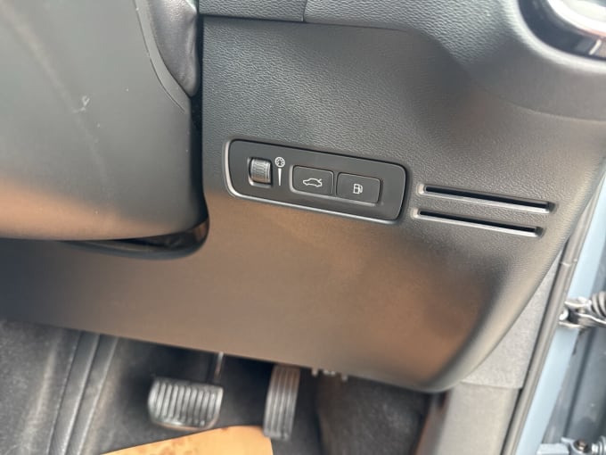 2025 Volvo Xc40