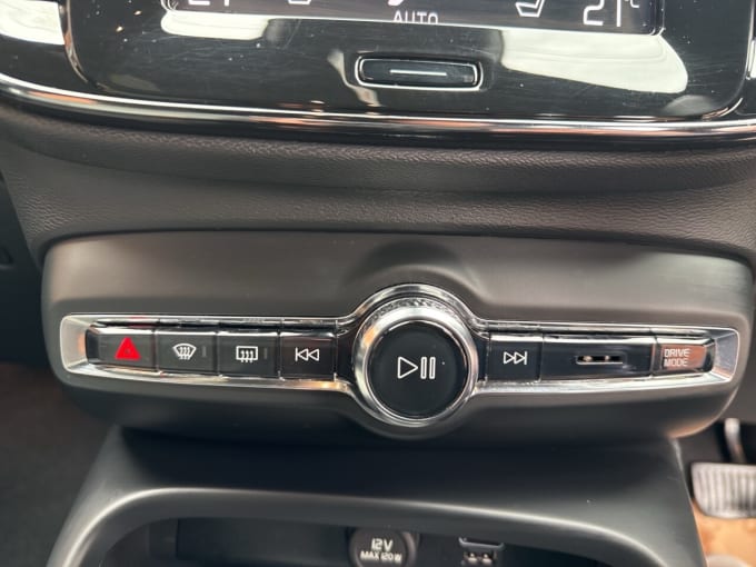 2025 Volvo Xc40