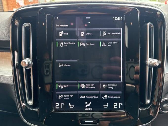 2025 Volvo Xc40