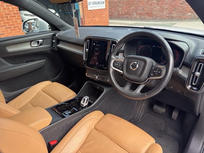 2025 Volvo Xc40