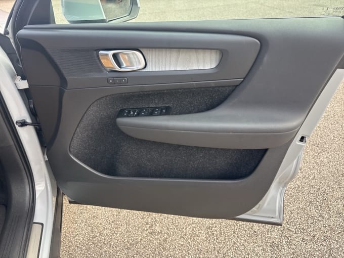 2025 Volvo Xc40