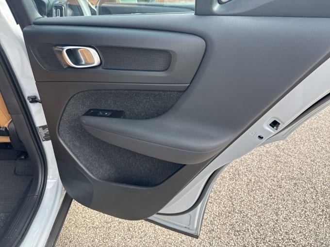 2025 Volvo Xc40