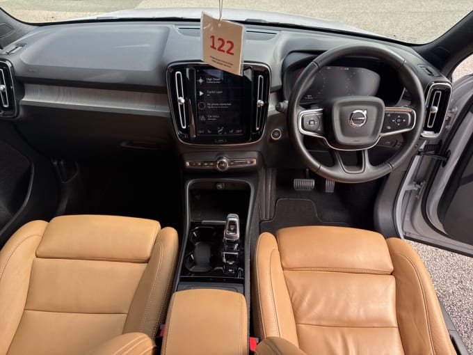 2025 Volvo Xc40
