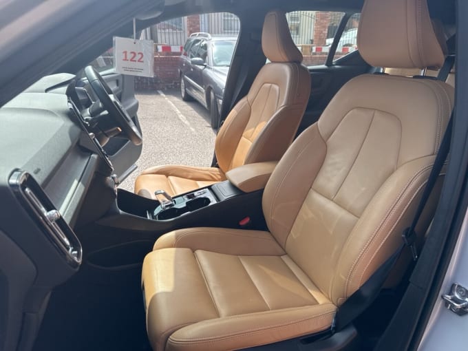 2025 Volvo Xc40
