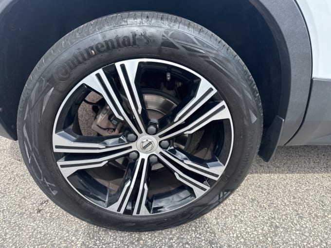 2025 Volvo Xc40