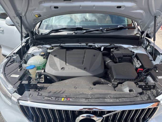 2025 Volvo Xc40