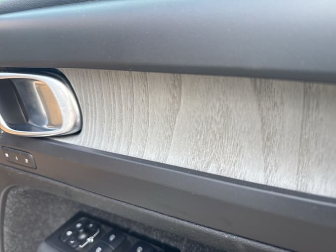 2025 Volvo Xc40