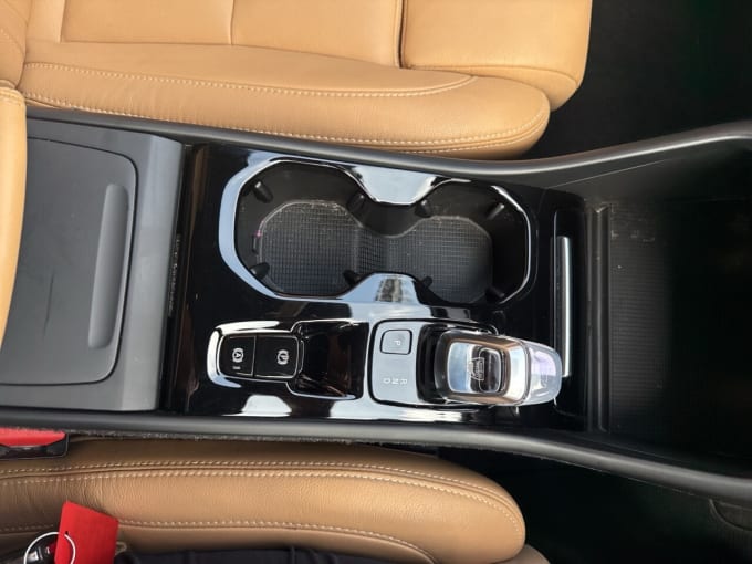 2025 Volvo Xc40