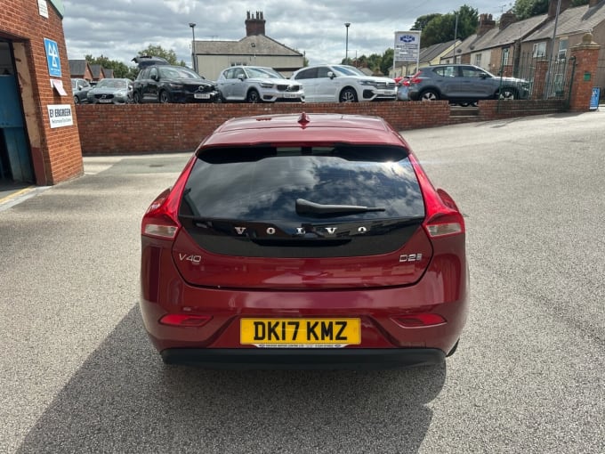 2025 Volvo V40