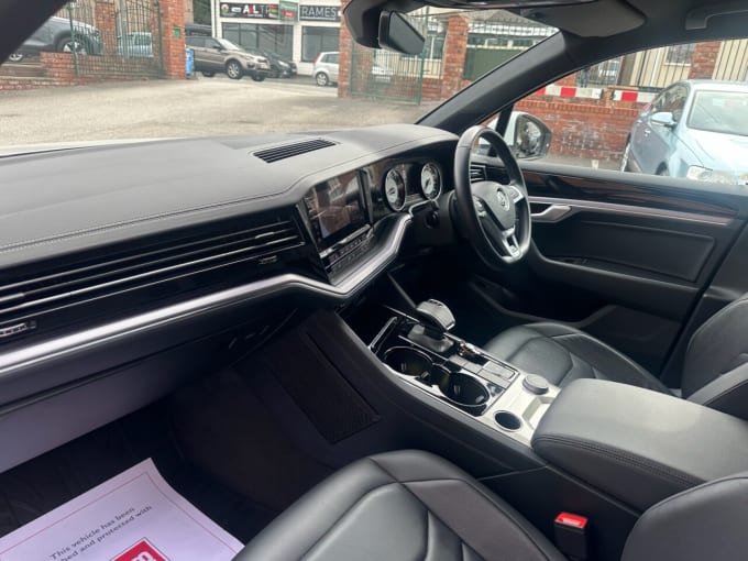 2025 Volkswagen Touareg