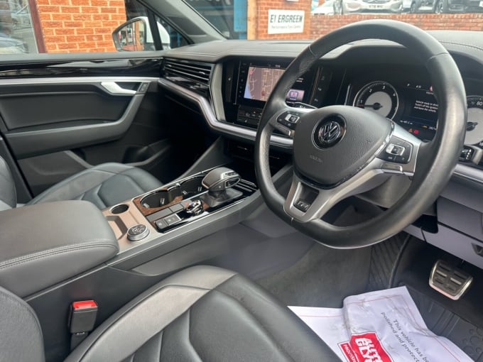 2025 Volkswagen Touareg