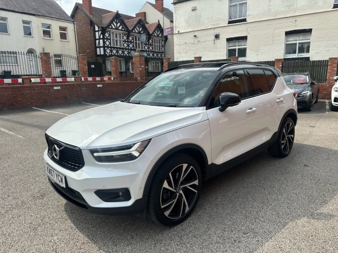 2025 Volvo Xc40