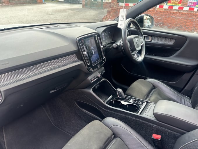 2025 Volvo Xc40