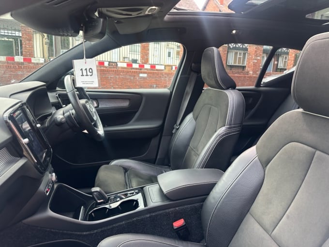 2025 Volvo Xc40