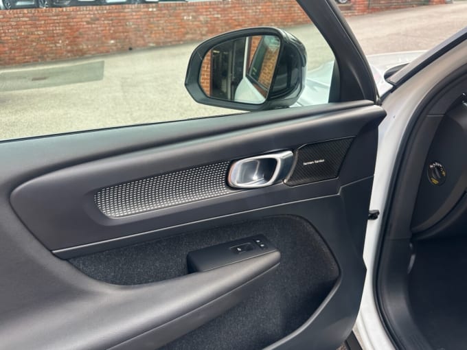 2025 Volvo Xc40