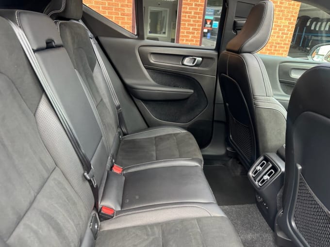 2025 Volvo Xc40