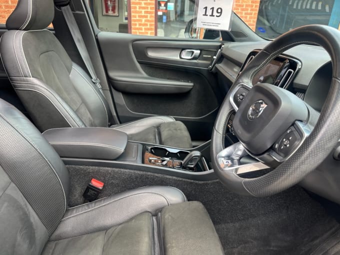 2025 Volvo Xc40