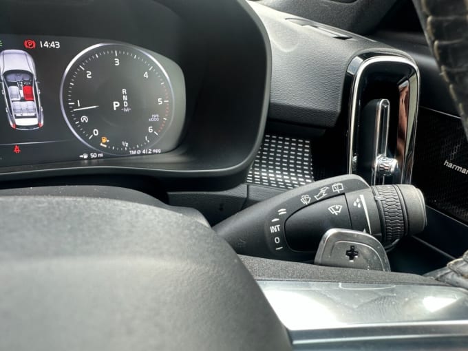 2025 Volvo Xc40
