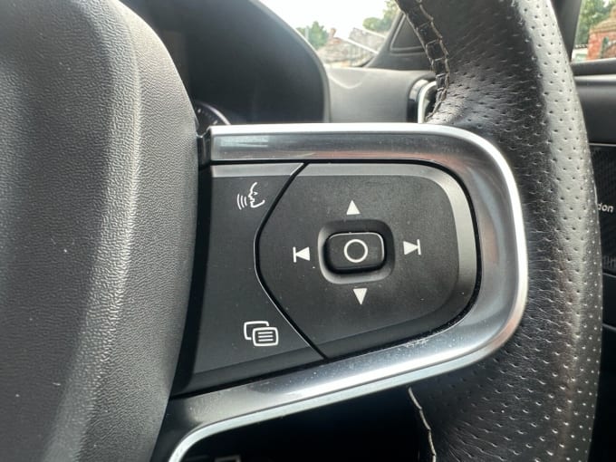 2025 Volvo Xc40