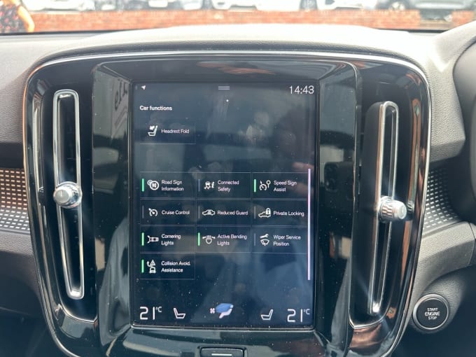 2025 Volvo Xc40