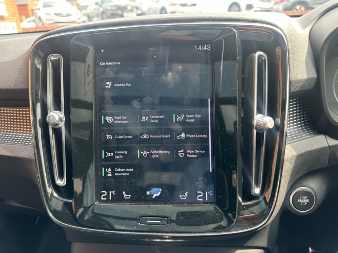 2025 Volvo Xc40