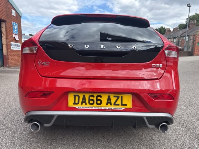 2025 Volvo V40