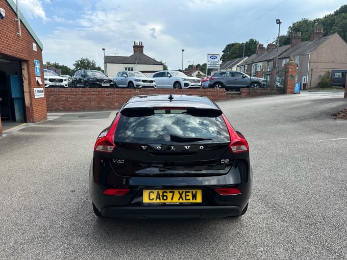 2025 Volvo V40