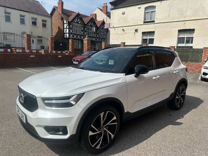 2025 Volvo Xc40