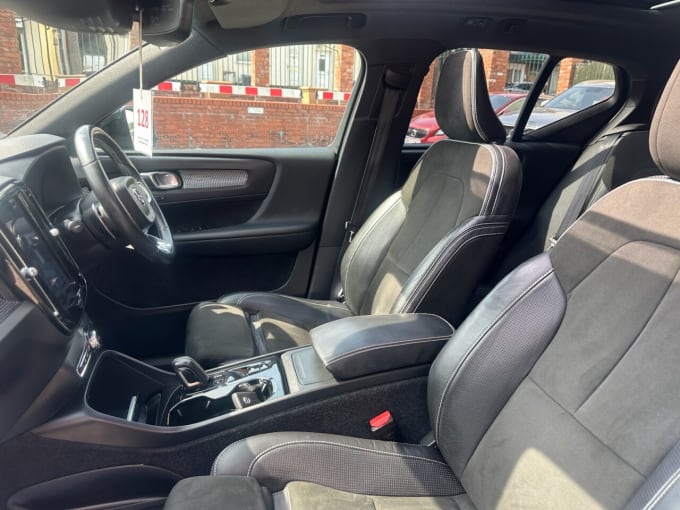2025 Volvo Xc40