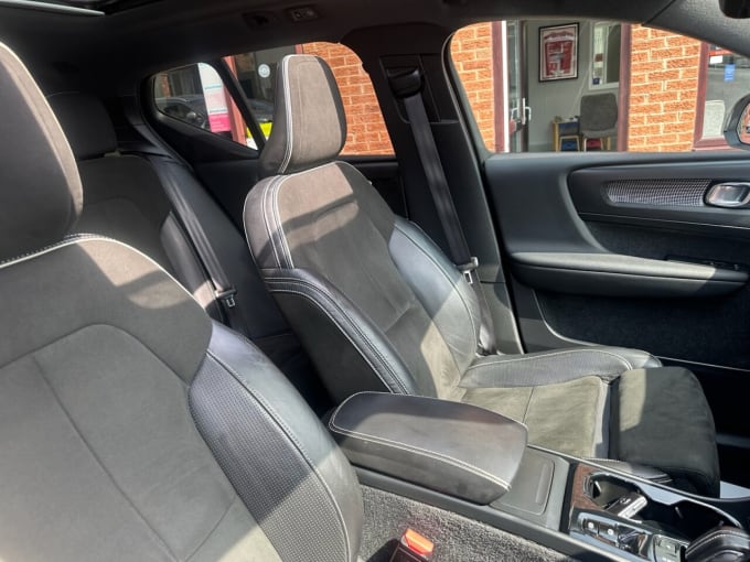 2025 Volvo Xc40