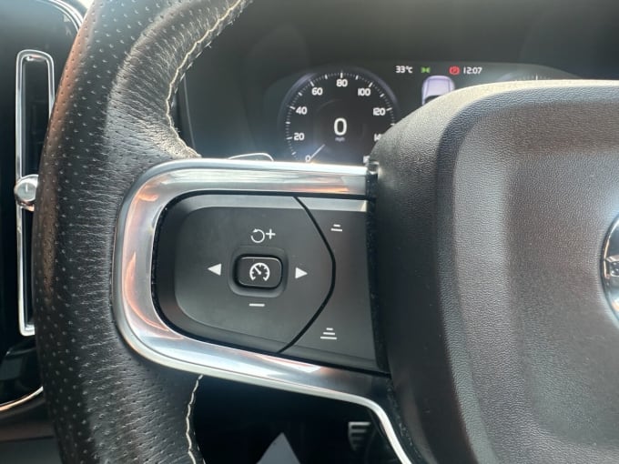 2025 Volvo Xc40