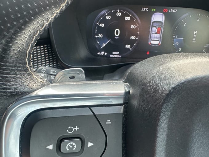 2025 Volvo Xc40