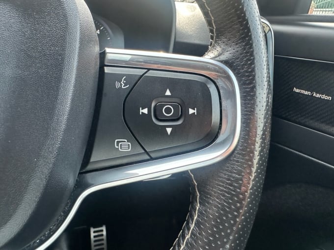 2025 Volvo Xc40