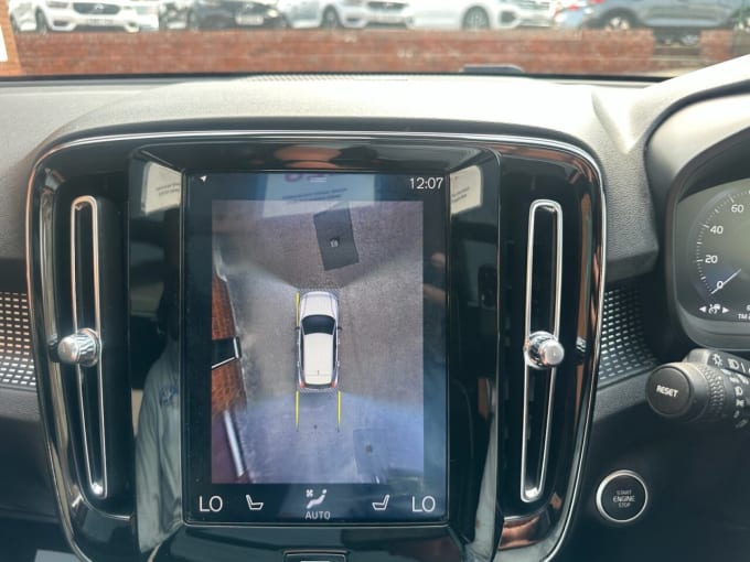 2025 Volvo Xc40